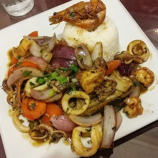 Saltado de Mariscos