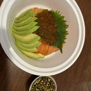 Salmon bon with avocado to go