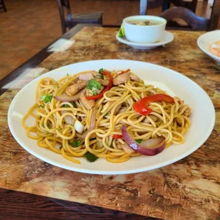 Saltado de Pollo