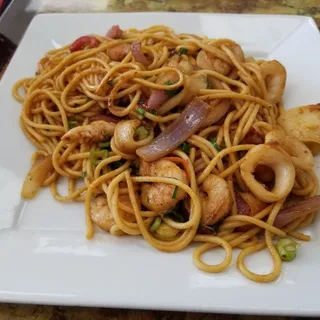 Tallarin Saltado de Mariscos Pasta