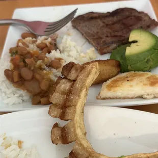 Plato: bandejo paisa (sampler plate)