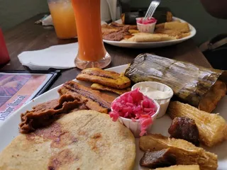 Pupuseria Y Restaurante Salvadoreno