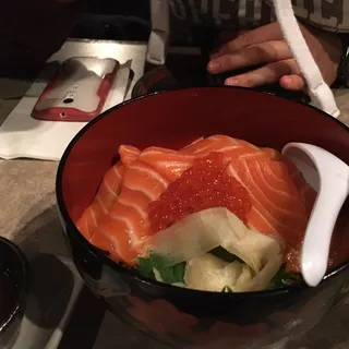 Sake Ikura Don
