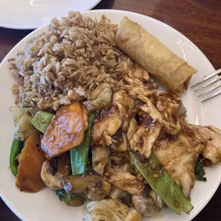 Garlic Chicken Lunch Special comes with two sides and Egg Drop Soup. This place is always great