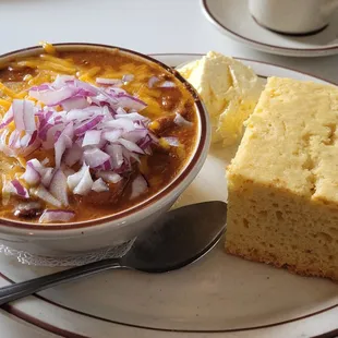 Chilli &amp; extra cost for cornbread (worth it) salad not pictured