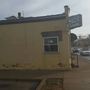 The exterior still says Main Street Diner, it's the right place.