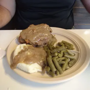 Lunch special: meatloaf, mashed potatoes and green beans w/white bread