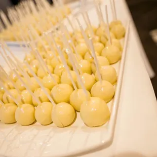 Vanilla Almond Cake Pops