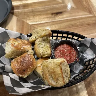 Garlic knots
