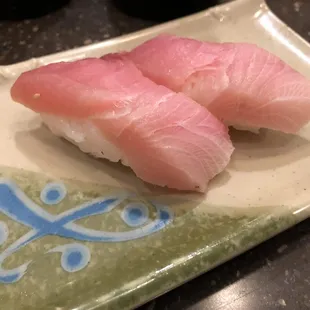 Yellowtail nigiri