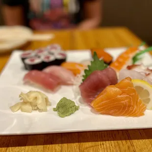 Sushi &amp; Sashimi Combo