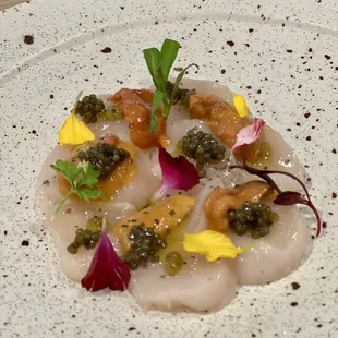 Scallop uni carpaccio with caviar