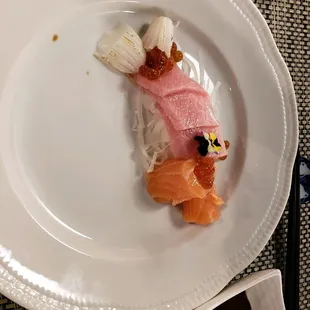 Sashimi plate included calamari, tuna, salmon and salmon roe