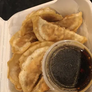 Gyoza - crunchy and very yummy.