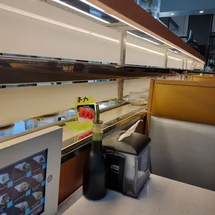 sushi and sashimi, interior