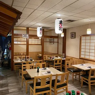 ramen and noodles, interior