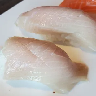 Yellowtail or kanpachi? Stop lying about your fish and charge more. I order one yellowtail one kanpachi same fish came out..