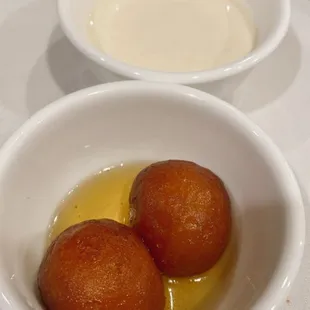 Gulab juman dessert