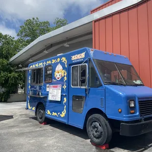 a blue food truck