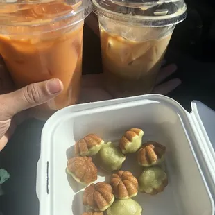 Thai tea on the right, Es Yen on the left and pandan cake