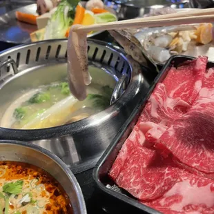 Seafood in hotpot, yummy!