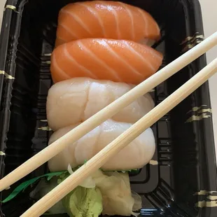 Scallop and salmon nigiri