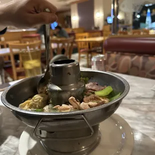 War wonton soup with bbq pork