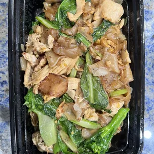 Pad See Ew Noodles (chicken)