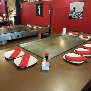 Hibachi table