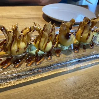 Crispy crab meat dumpling