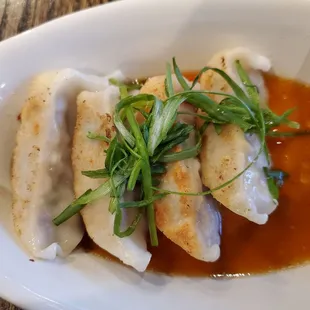 Gyoza (comes with 6, but I ate 2 before I took the pic)