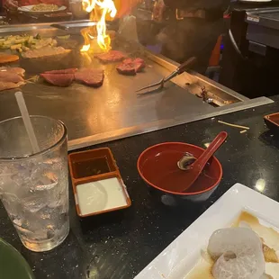 Who doesn't love a good dinner and show !!!!