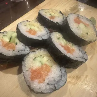 Spicy salmon roll