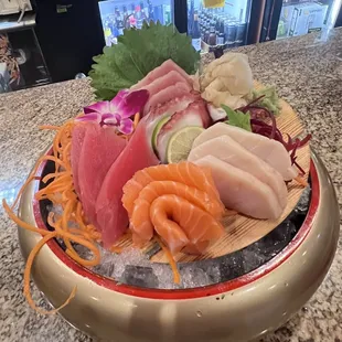 This is deluxe sashimi looking good,and delicious so fresh.