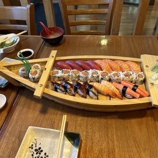 Wonderful boat with salmon, eel, tuna and more