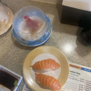 Salmon nigiri