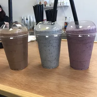 s'moreo, blueberry muffin, and mixed berry shakes! so yummy!!