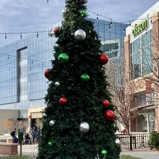 Holiday Market 2021