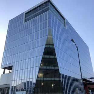 HDR HQ