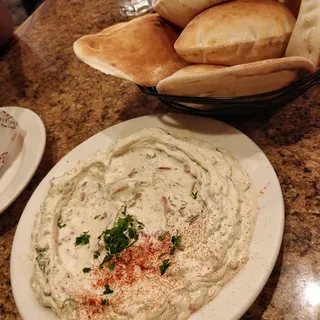 Beirut Hummus