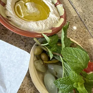 Hummus Plate