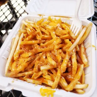 green sauce on the chili fries