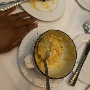 Small lobster Mac with tiny bits of lobster equaling 1oz