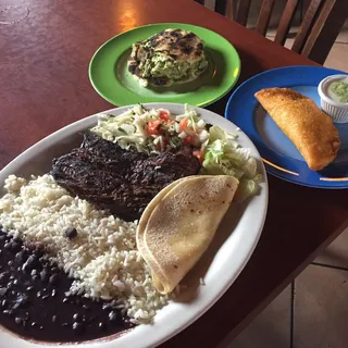 Empanadas De Carne O Quezo