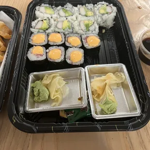 California roll and spicy tuna roll