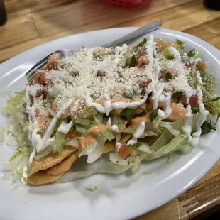 Tacos de papa estan super buenos. Son 3