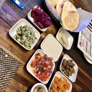 Starter Salad &amp; Pita