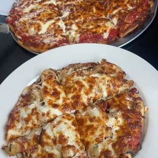 Delux pizza and pineapple extra cheese. So good!!