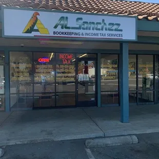 Al Sanchez Income Tax, Frente de nuestra oficina 874 w 11th st tracy ca 95376