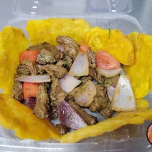 Tostones con Lomo